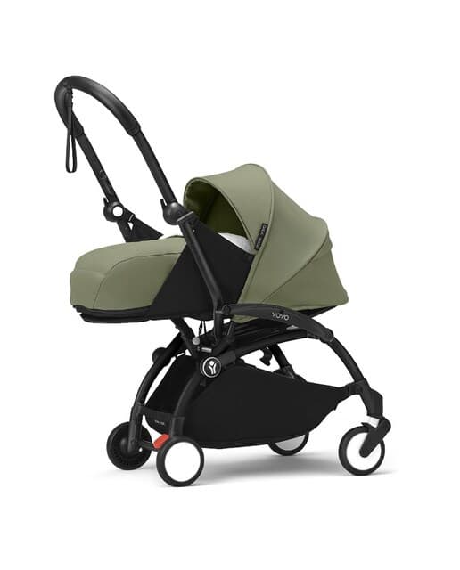 Stokke - Carro de bebé Stokke® YOYO³ con Chasis Negro y Pack recién nacido 0+ Verde Oliva.