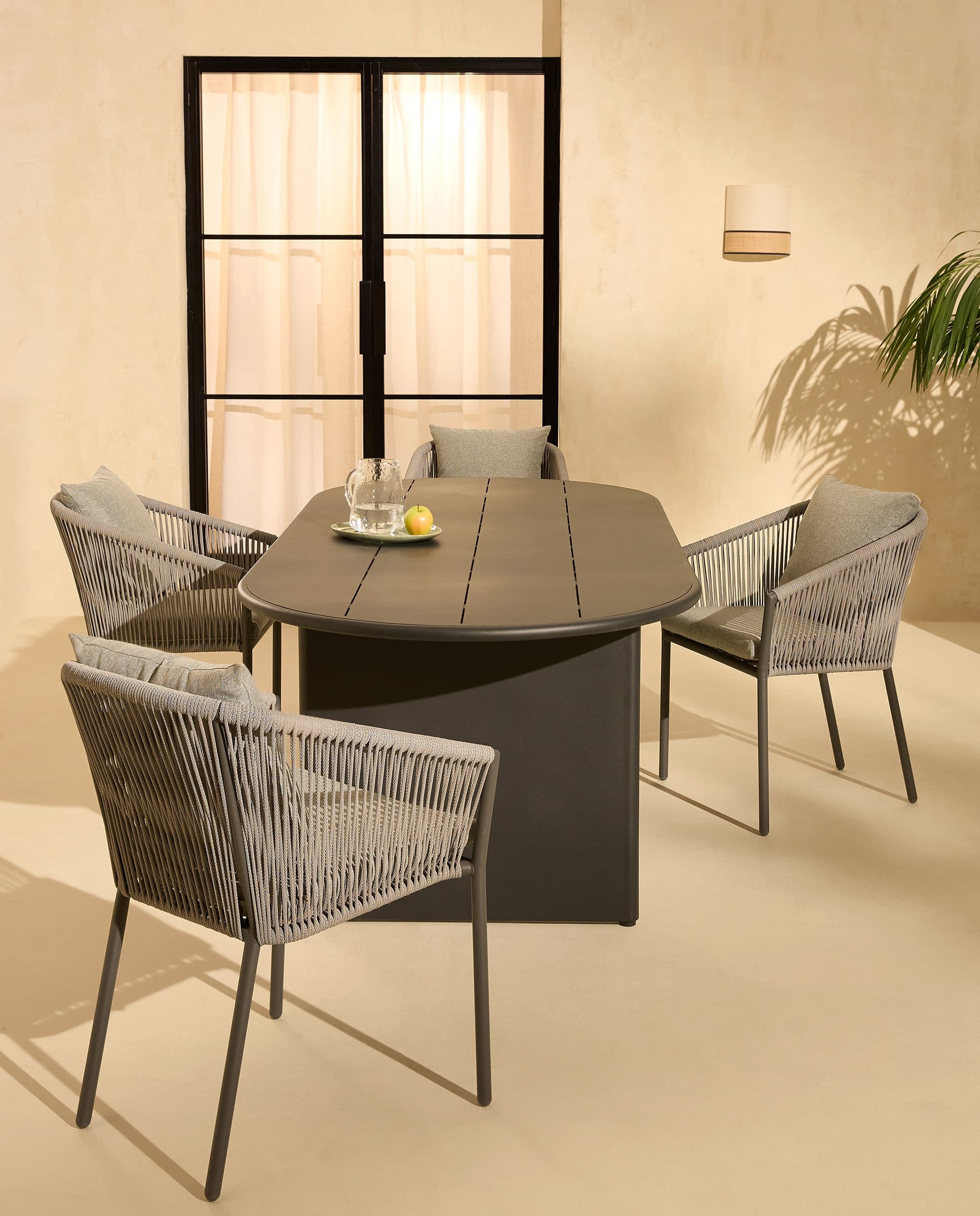 El Corte Inglés - Colección de jardín mesa Milán y sillón Sonora.