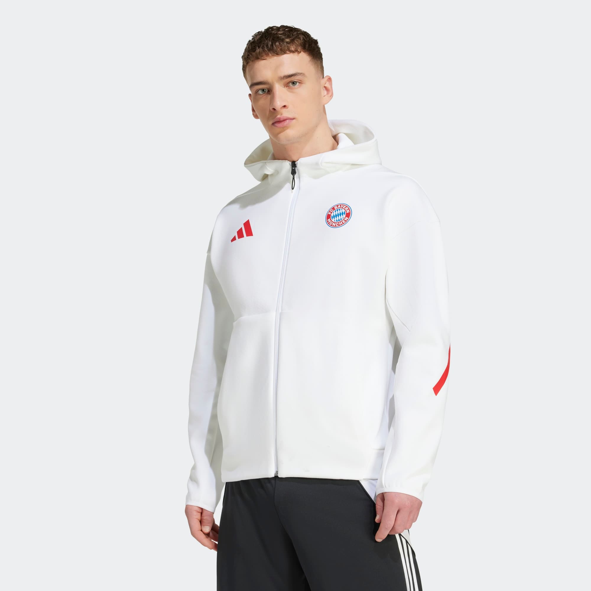 adidas - Chaqueta de hombre FC Bayern Munich 2025-2026 Himno Z.N.E. adidas.