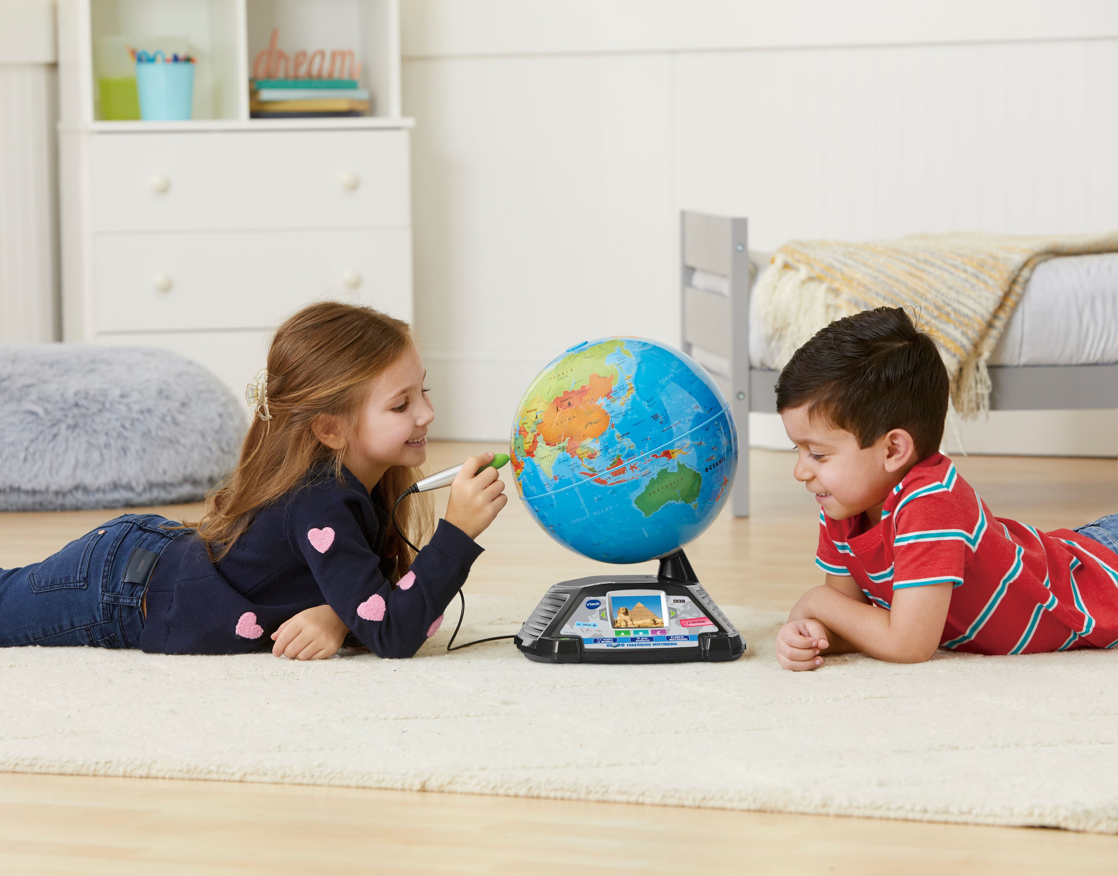 Globo terráqueo multimedia, Globo interactivo con pantalla y + 600 imágenes y vídeos de la BBC VTech - Image 3