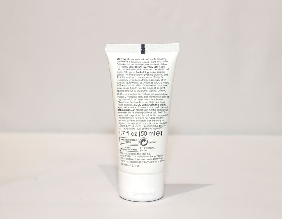 Ziaja    

            Crema Facial Protectora Matificante SPF50+ - Image 4