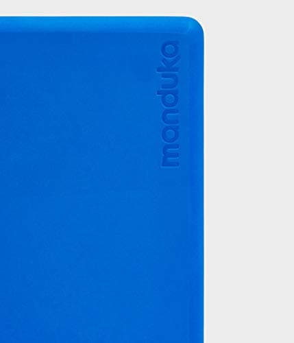 Manduka Bloc de yoga en mousse recyclée – Brique de yoga en mousse EVA haute densité – Bloc de pilates – Support ergonomique pour plus de stabilité, de confort et d'équilibre dans n'importe quelle - Image 5