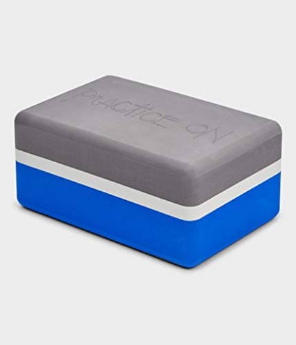 Manduka Bloc de yoga en mousse recyclée – Brique de yoga en mousse EVA haute densité – Bloc de pilates – Support ergonomique pour plus de stabilité, de confort et d'équilibre dans n'importe quelle - Image 3