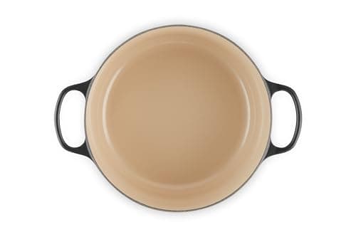 Le Creuset Signature 21177280002430 Enamelled Cast Iron Casserole Dish with Lid 28 cm 6.7 L Matt Black - Image 4