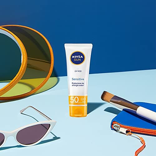 NIVEA SUN Crème UV Visage Sensitive SPF50 50 ml Crème solaire visage 50 pour peaux sensibles, Protection solaire du visage contre les allergies solaires, Crème visage SPF 50 sans parfum texture légère - Image 3