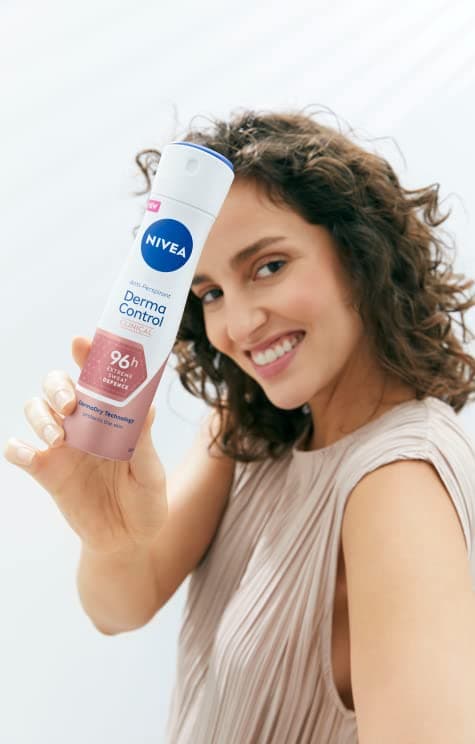 NIVEA Derma Control 96 h Déodorant spray (1 x 200 ml), Détranspirant contre la transpiration excessive, l’humidité et les odeurs, cliniquement approuvé, Déodorant femme à la formule brevetée - Image 5