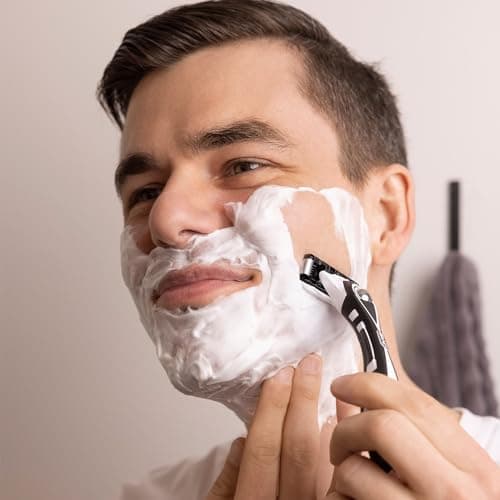 BIC Hybrid 5 Flex - Rechargeable Shaver for Men, 1 Durable Handle + 4 Refills of 5 Blades for a Precise and Comfortable Shave - Image 8