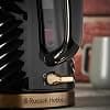 Russell Hobbs Groove 26380 Bouilloire électrique sans fil 1,7 l (ébullition rapide 3 kW, plastique texturé noir avec accents dorés brossés, filtre anti-calcaire amovible lavable, couvercle à pousser - Image 5