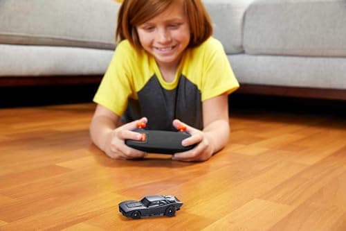 Hot Wheels RC RC Car Batmobile 1:64 Scale Compatible with Circuits and Tracks Orange, Toy for Children from 5 Years, HBL43 - Image 3