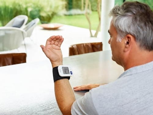 Omron RS2 wrist blood pressure monitor - Image 6