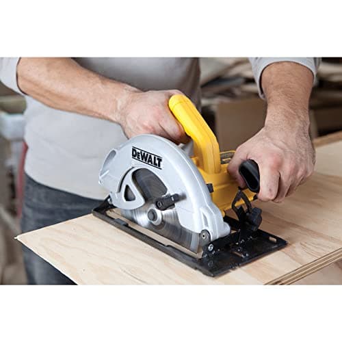 DEWALT Scie Circulaire Compacte Ø190mm - Profondeur de Coupe 65mm DWE560-QS - Image 7