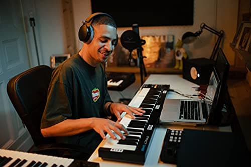 beyerdynamic DT 700 Pro X Studio Headphones with Stellar.45 Transducers for Recording, Monitoring and Mixing on All Playback Devices (Closed) - Image 7