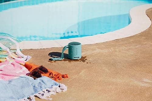 Sony SRS-XB100 - Enceinte sans Fil Bluetooth, Portable, légère, compacte, Durable, IP67, étanche à l'eau et à la poussière, Batterie 16H, dragonne Polyvalente, appels Mains Libres, Bleu Mers du Sud - Image 8