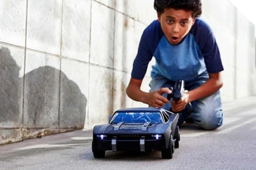Hot Wheels The Batman Batmobile Radio Controlled 1/10 Scale Remote Control Vehicle with USB Rechargeable Remote Control Child Toy HCD19 - Image 3