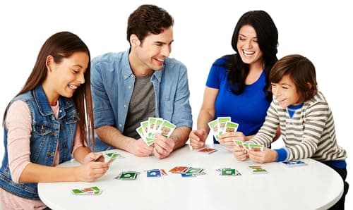 Mattel Games Skip-Bo, Jeu De Cartes, Jeu De Société Familial pour Adultes Et Enfants, À Utiliser comme Jeu De Voyage, 2 À 6 Joueurs, Jouet pour Enfant de 7 Ans et Plus, 52370 - Image 4