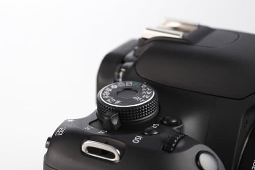 Appareil photo numérique SLR Canon EOS 600D (18 mégapixels, 7,6 cm, écran pivotant, Full HD) - Image 7