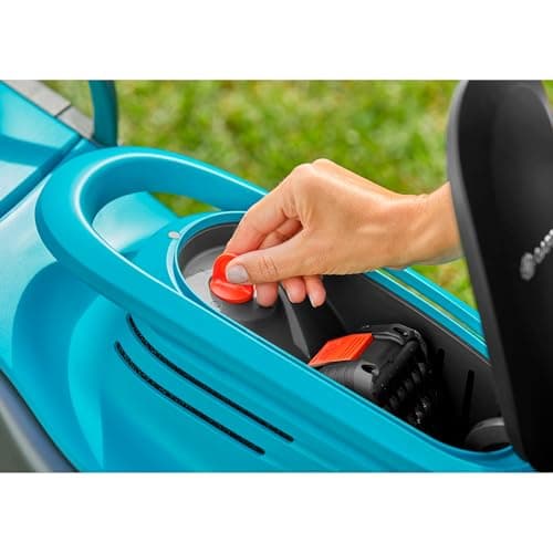 Gardena set tondeuse à gazon sans fil PowerMax 30/18V P4A, prêt à l’emploi: Tondeuse jusqu’à 150 m², largeur coupe 30 cm, hauteur coupe 35–65 mm, volume bac 25 l, poignée ergonomique (14630-20) - Image 9
