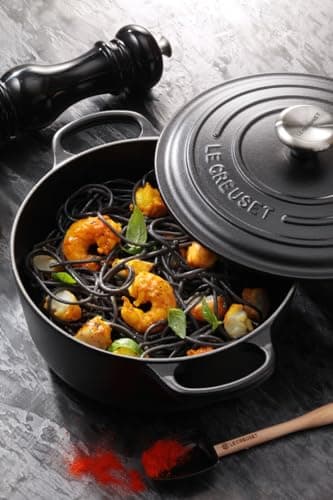Le Creuset Signature 21177280002430 Enamelled Cast Iron Casserole Dish with Lid 28 cm 6.7 L Matt Black - Image 7
