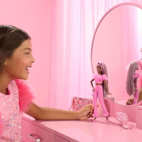 Barbie Deluxe Style Barbiecore Doll, Brown and Pink Braids, Faux Fur Neck Top Set, Fabric Trousers and Costume Accessories, HYV28 - Image 3