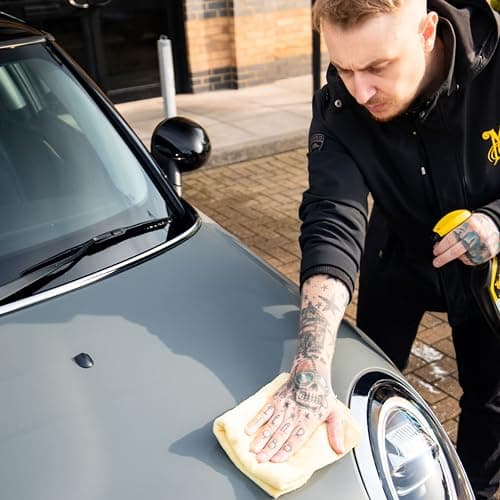 Meguiar's Ultimate 473 ml Brilliant Paint Effect Polish Spray Polish Gives An Incredibly Glossy Finish To Your Paint, Black - Image 4
