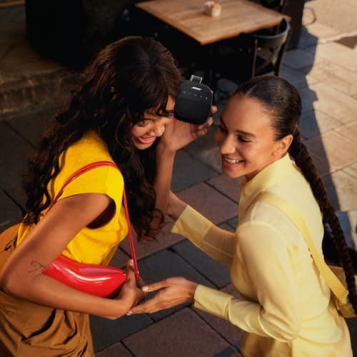 Bose Nouveauté SoundLink Micro (2e génération) Enceinte Portable, Enceinte d’extérieur sans Fil avec Jusqu’à 12 Heures d’autonomie, étanche à l’Eau et étanche à la poussière, Noir - Image 5