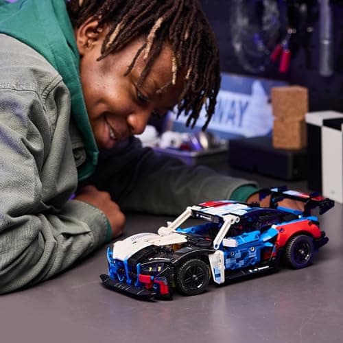 LEGO Technic Voiture de Course BMW M4 GT3 Evo - Jouet - Maquette avec Moteur V6, Direction & Portes Ouvrantes - Cadeau Gaming pour Garçon dès 11 Ans ou Ado Fan de Sport Automobile 42226 - Image 8