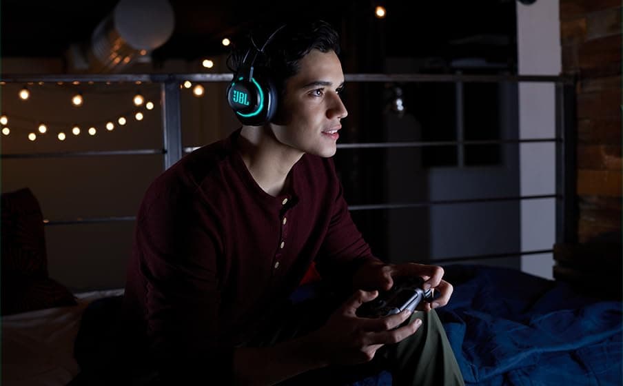 JBL Quantum 810 Over-Ear Headphones for Gaming, Streaming, Conferencing, Wireless, with 30 Hour Battery Life and Voice-Focus Boom Microphone - Black - Image 5