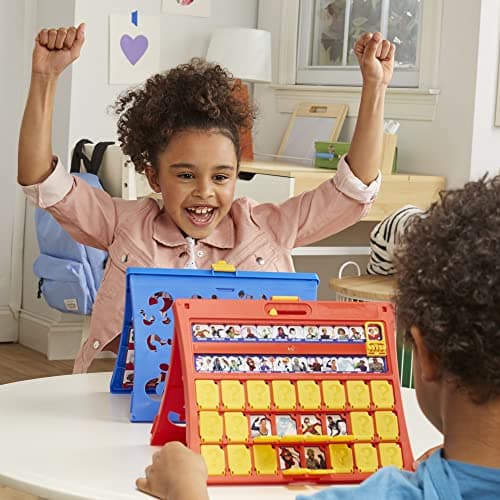 Hasbro Gaming Who is it? Famous Children's Deduction Activity Board Game for 2 Players Age 6+ - Image 7