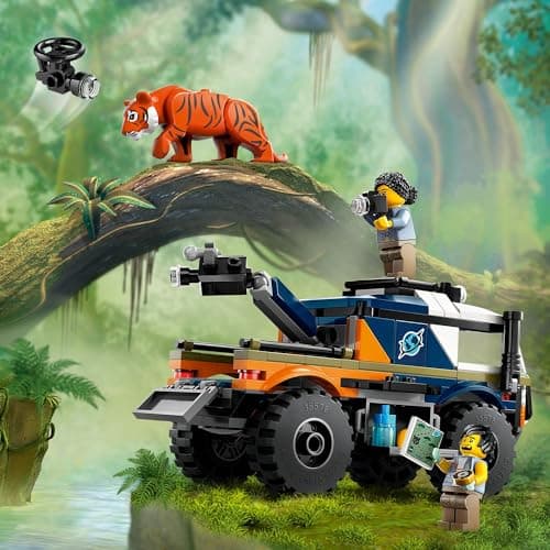 Lego City Jungle Explorer Truck (60426) and Jungle Explorer with Gorilla (30665) - Image 4