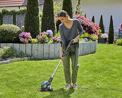 EasyCut 450/25Gardena Electric Lawn Mower with Adjustable Handle, Articulated Cutting Head and Folding Plant Protection Stirrup, 250mm Cutting Circle (9870-20) - Image 6