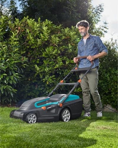 Tondeuse électrique PowerMax 1800/42 de Gardena : tondeuse à gazon jusqu'à 800 m², largeur de coupe 42 cm, capacité 45 l, hauteur de coupe 20 à 60 mm, guidon rabattable, poignée ergonomique (5042-20) - Image 6