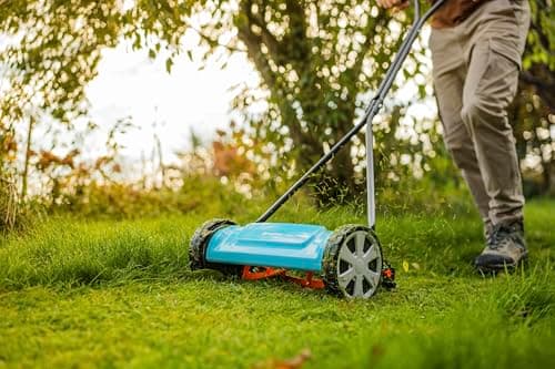 GARDENA 400 Classic Helical Lawnmower: Hand Mower, Working Width 40 cm for Lawn up to 200 m², Cutting Cylinder Made of Quality Steel, Frictionless Cutting (4018-88) - Image 6