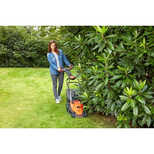BLACK+DECKER Tondeuse Filaire 1600W, Tondeuse à Gazon Electrique 38 cm, 6 hauteurs réglables 20, 30, 40, 50, 60 et 70 mm, Tondeuse avec Poignée EASYSTEER 3 Positions, BEMW471ES-QS Orange - Image 8