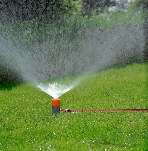 Gardena Fox Classic Sprinkler: Lawn Sprinkler for Smallest Areas, Maximum Diameter 11 m, Ideal for Beds and Small Gardens, Attaches Securely to the Ground (1951-20) - Image 3
