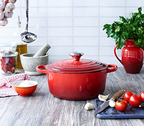 Le Creuset Signature Enamelled Cast Iron Casserole with Lid, 24 cm, Round, 4.2 L, 4.3 kg, Cherry, 21177240602430 - Image 7