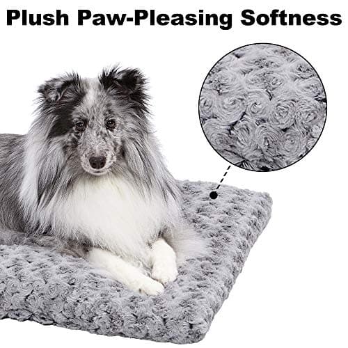 MidWest Homes for Pets Model 40618-SGB 18 Inch Long Plush Pet Bed for Miniature Breed Dogs/Cats; Wavy Ombre Mocha - Image 6