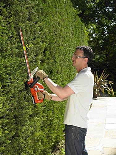 BLACK+DECKER GTC1845L20-QW Wireless Hedge Trimmer 18 V Electric 45 cm with 2 Ah Battery, Asymmetric Double Action Blade, Double Switch and Double Handle, Distance 18 mm - Image 3