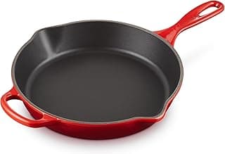 Le Creuset Le Creuset Skillet profond en fonte émaillée Signature avec poignée d'assistance et deux becs verseurs, 26 cm, 2 litres, Cerise, 20187260600422