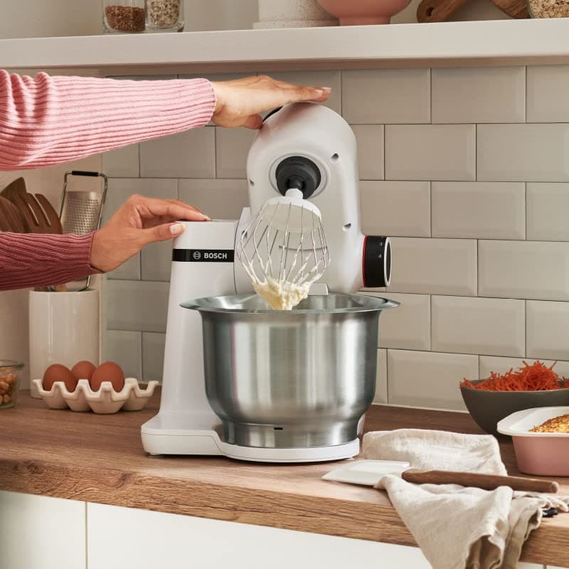 Bosch électroménager MUMS2EW40, Kitchen Processor, with Power 700 Watts, Pastry Set, Meat Grinder, Juicer, Plastic Mixer, Continuous Grinder with 3 Discs, White - Image 3