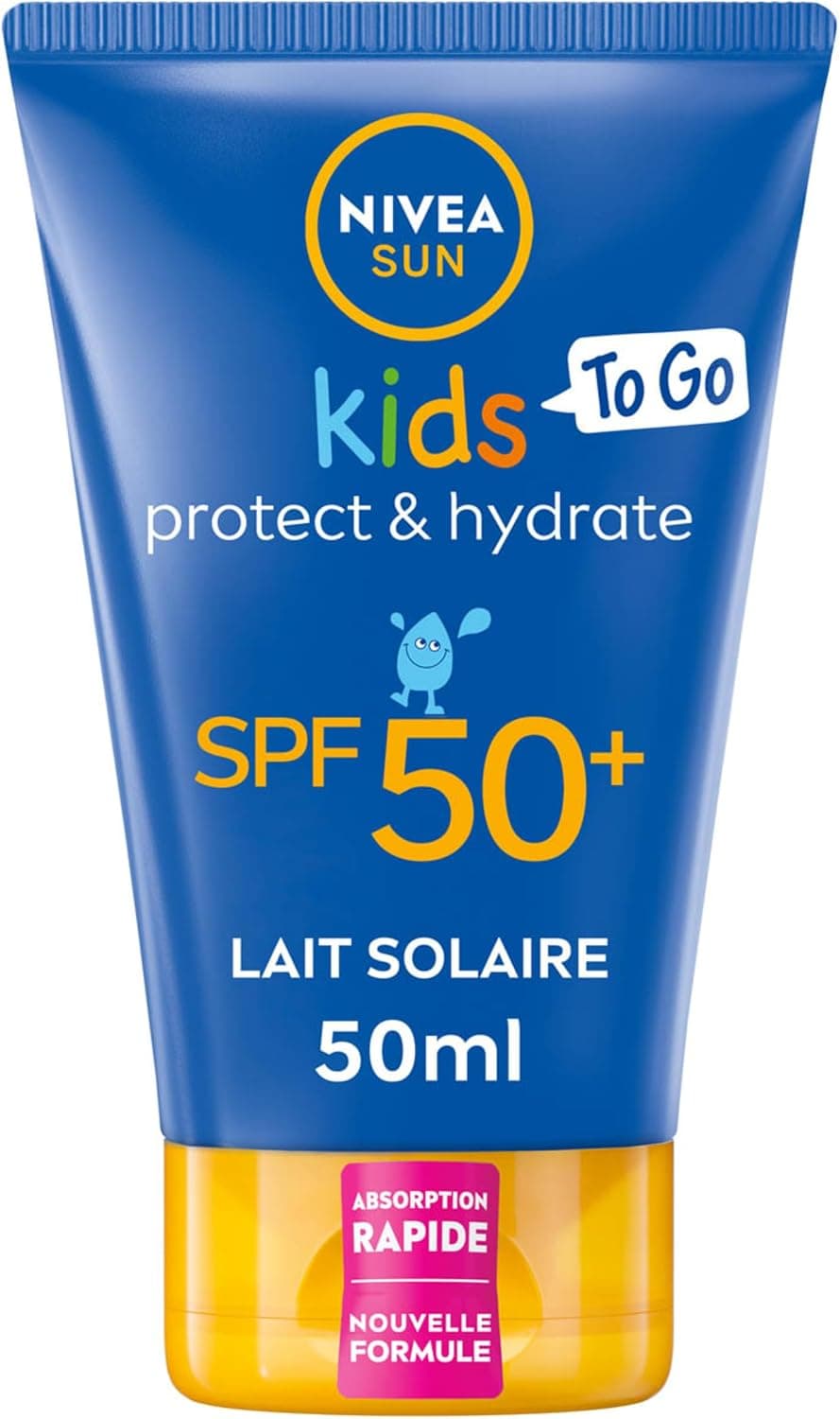 NIVEA SUN Lait solaire Protect & Play Enfants FPS 50+ Format voyage (1 x 50 ml), Crème solaire résistante à l’eau, Protection anti UV formulée pour la peau des enfants