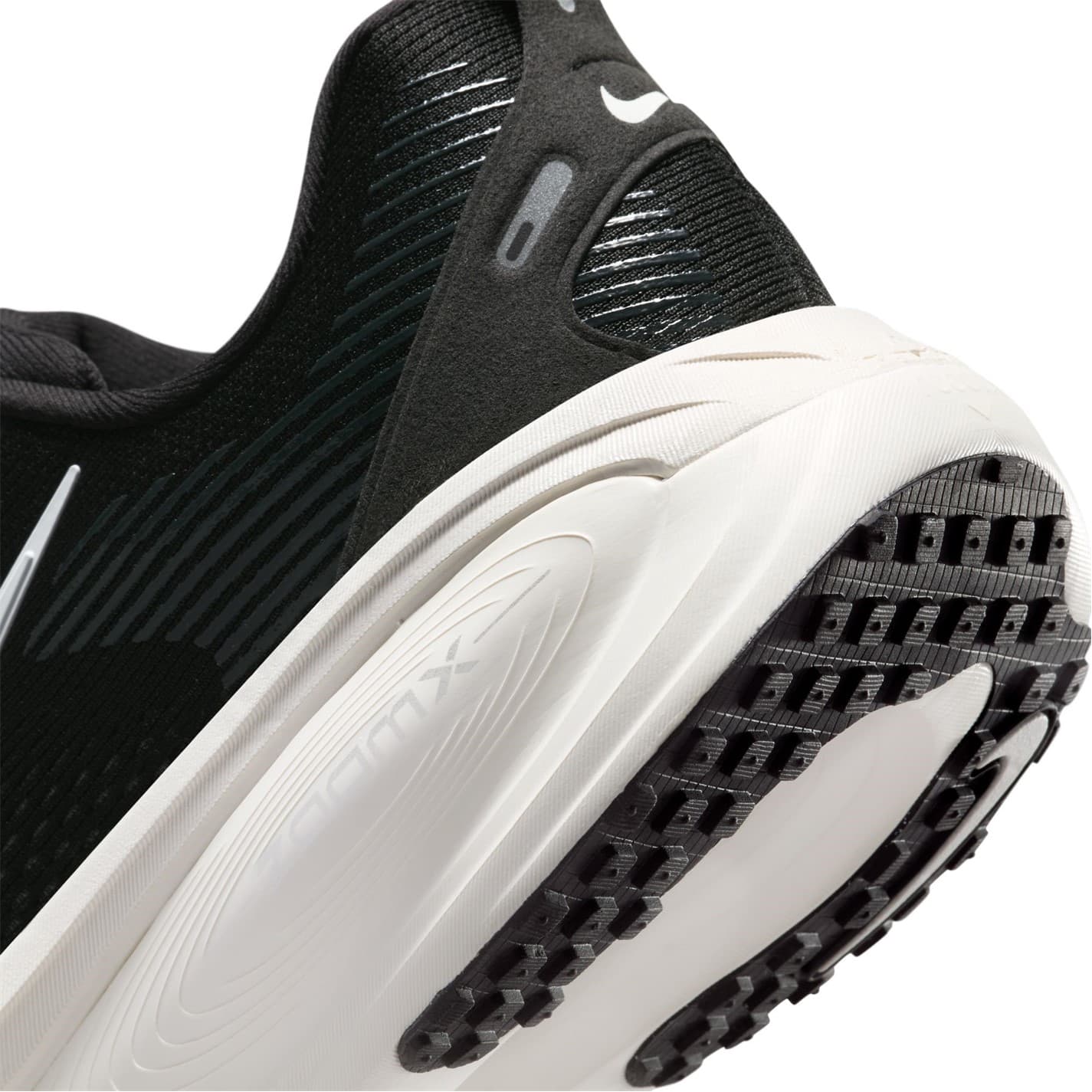 Nike Vomero 18 Mens Running Shoes - Image 8