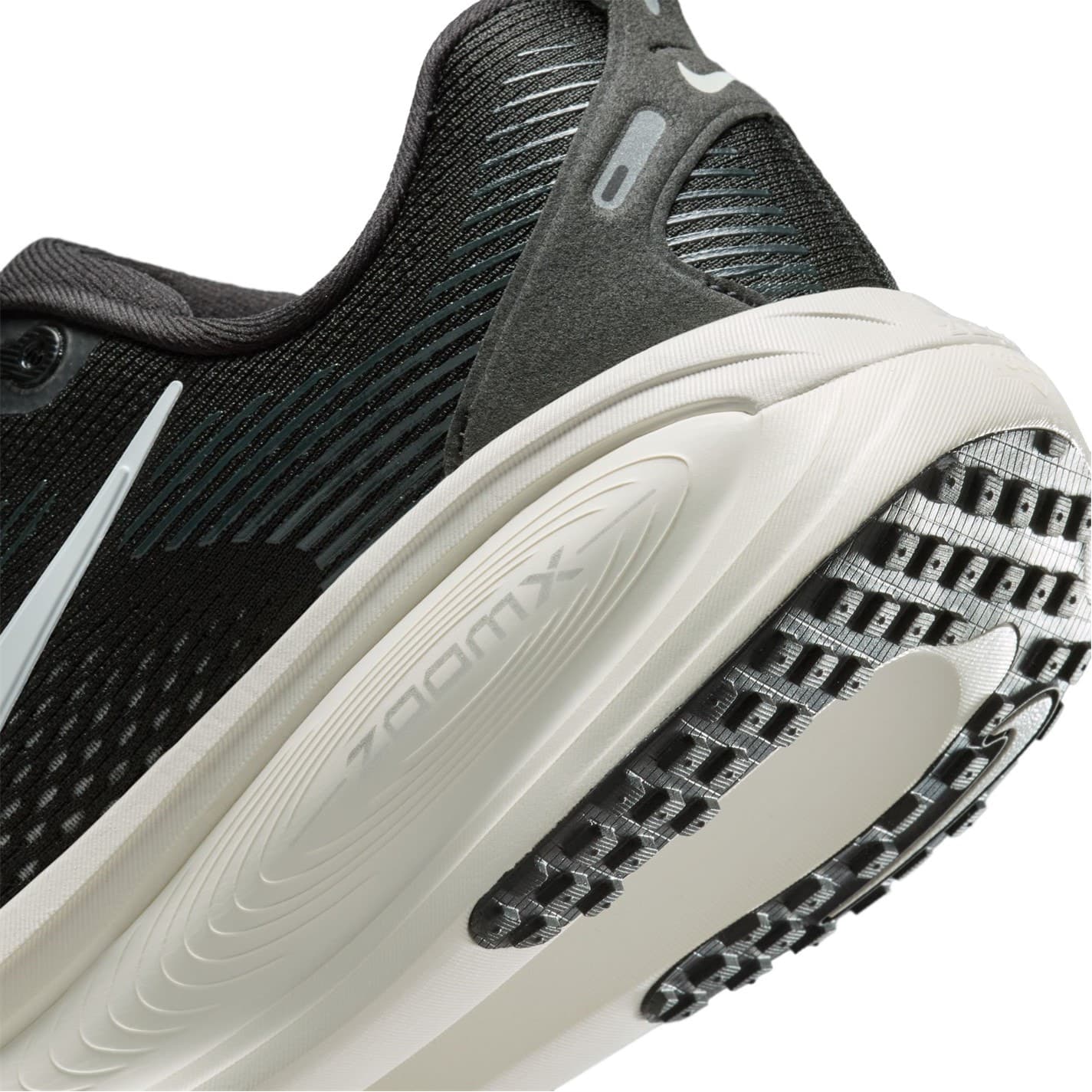 Nike Vomero 18 Road Running Shoes Womens - Image 8