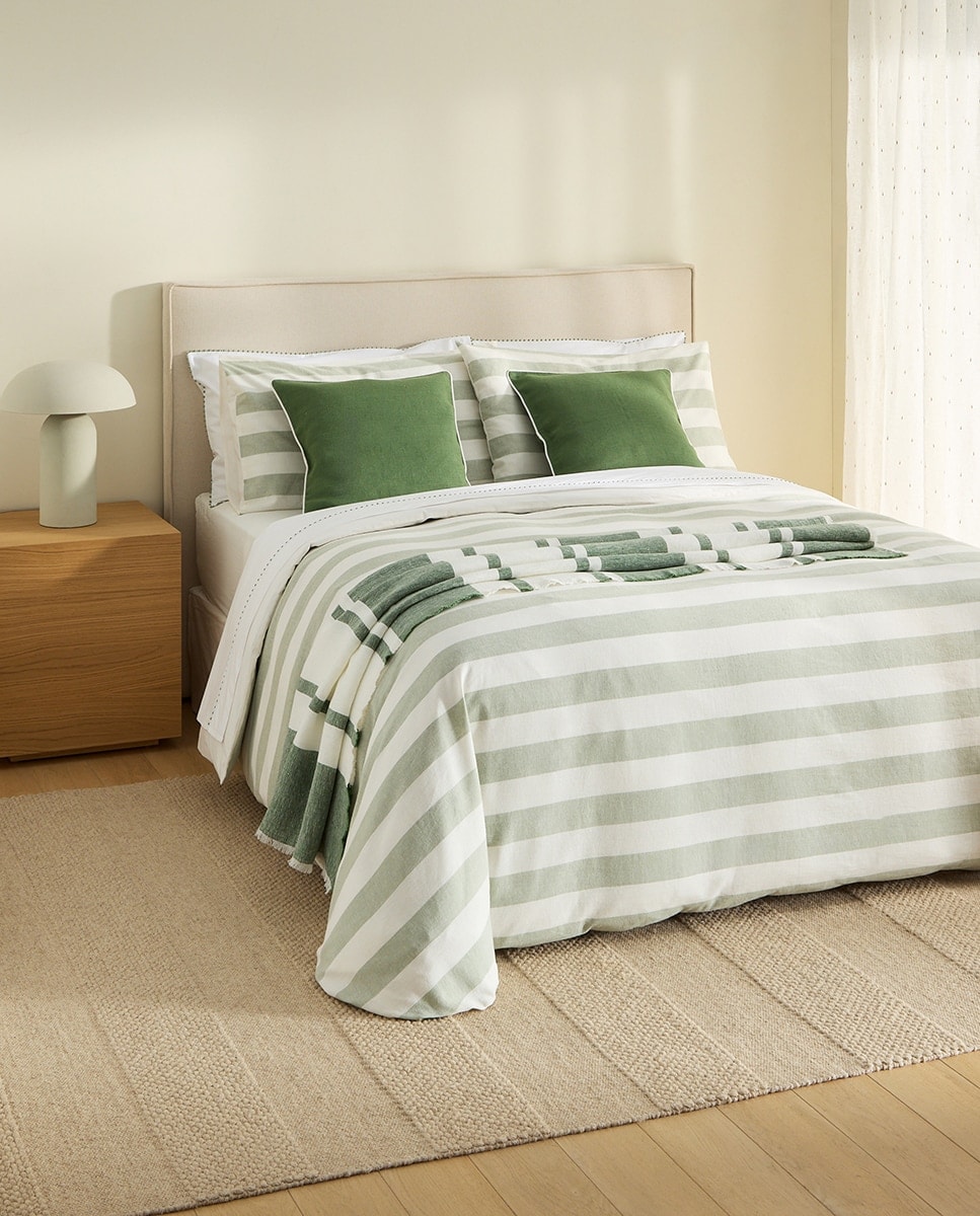 El Corte Inglés - Colección de cama Orson verde. - Image 1