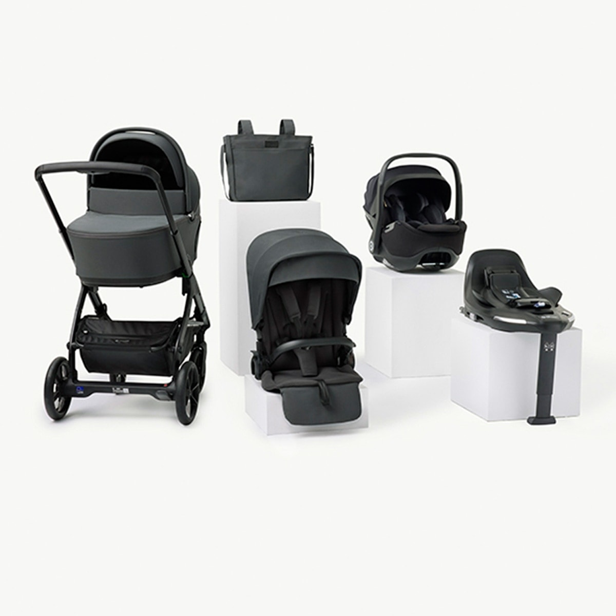 Jané - Pack Jané carrito Keep con silla de coche y accesorios gris y negro. - Image 1