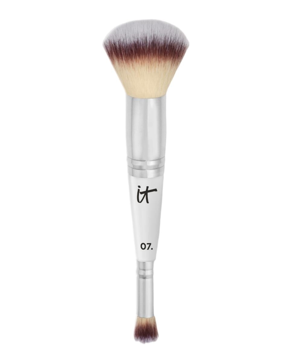 IT Cosmetics - Brocha Perfeccionadora N7 Heavenly Luxe It Cosmetics. - Image 1