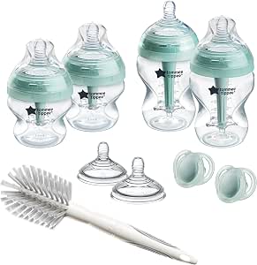 Tommee Tippee Advanced Anti-Colic Newborn Starter Kit, Slow Flow Teats and Unique Anti-Colic Ventilation System, Mixed Sizes - Image 1