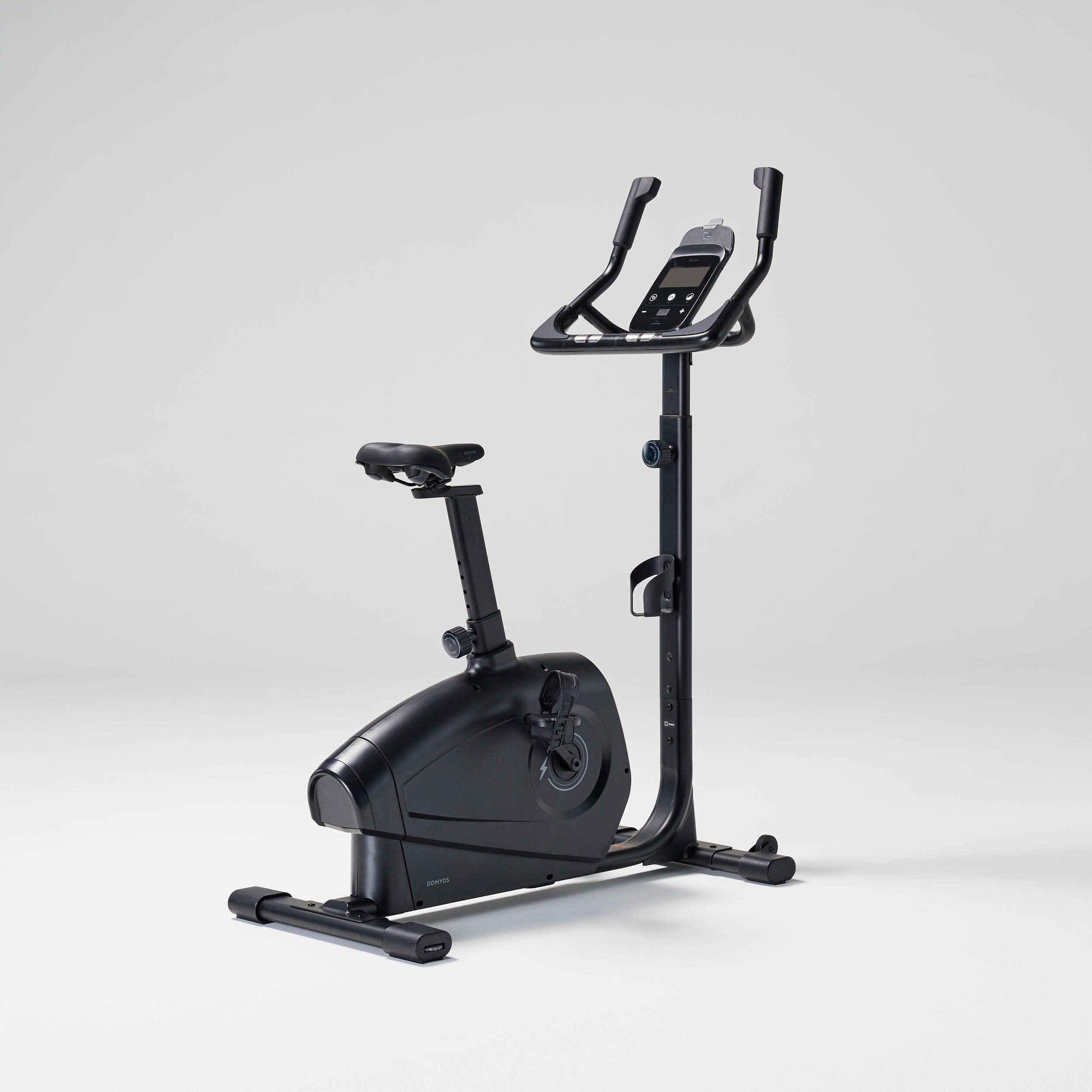 Vélo d'appartement connecté et auto-alimenté, EB900 B, garanti par Decathlon - Image 1