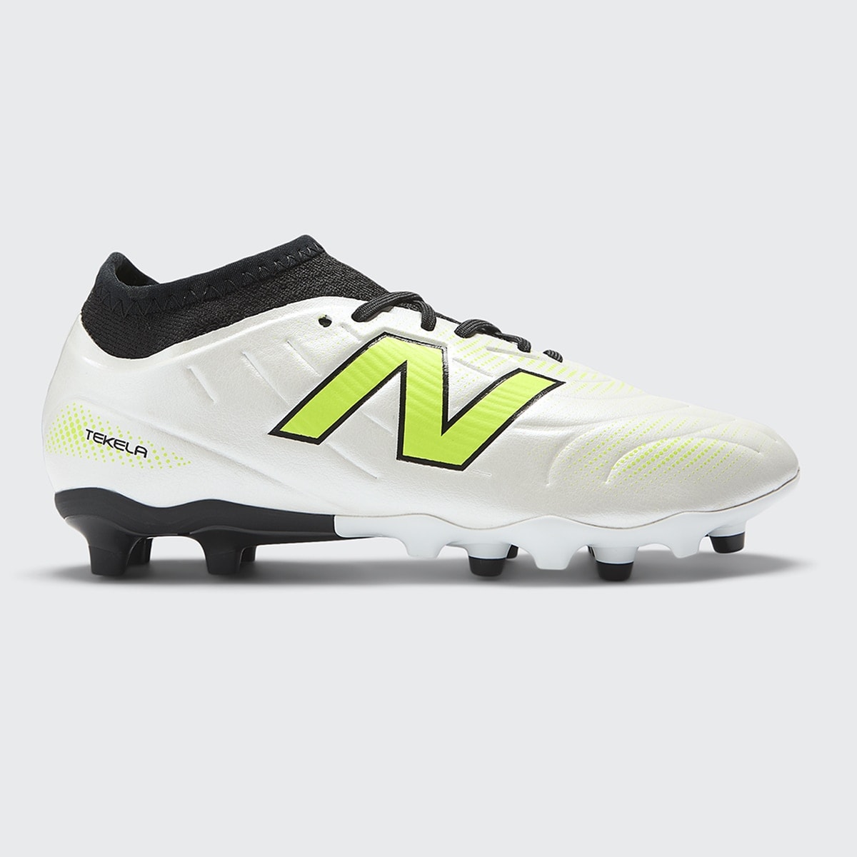 New Balance - Botas de Fúbol de Niño TEKELA TEAM LOW LACED FG V5 New Balance. - Image 1
