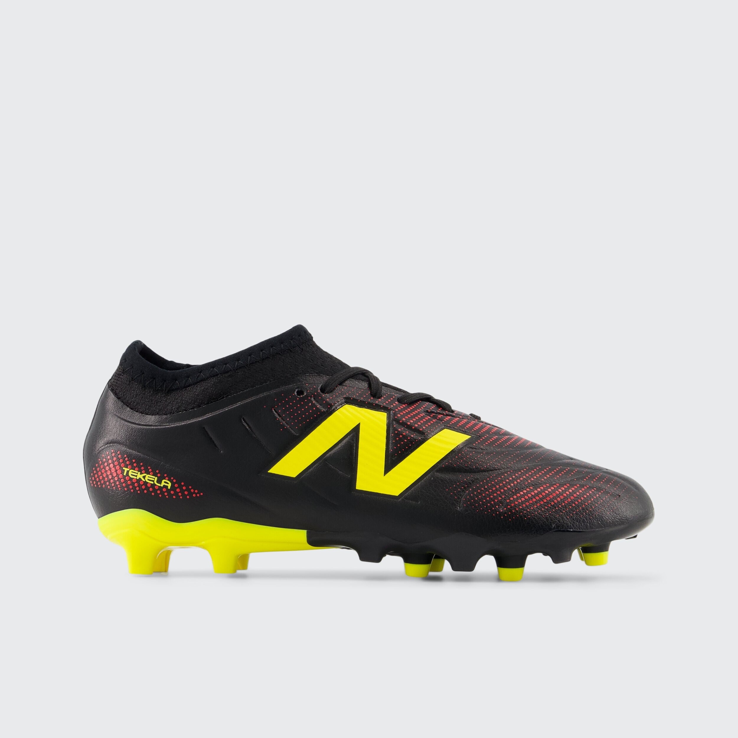 New Balance - Botas de Fúbol de Niño Tekela v5 Team Low Junior FG New Balance. - Image 1