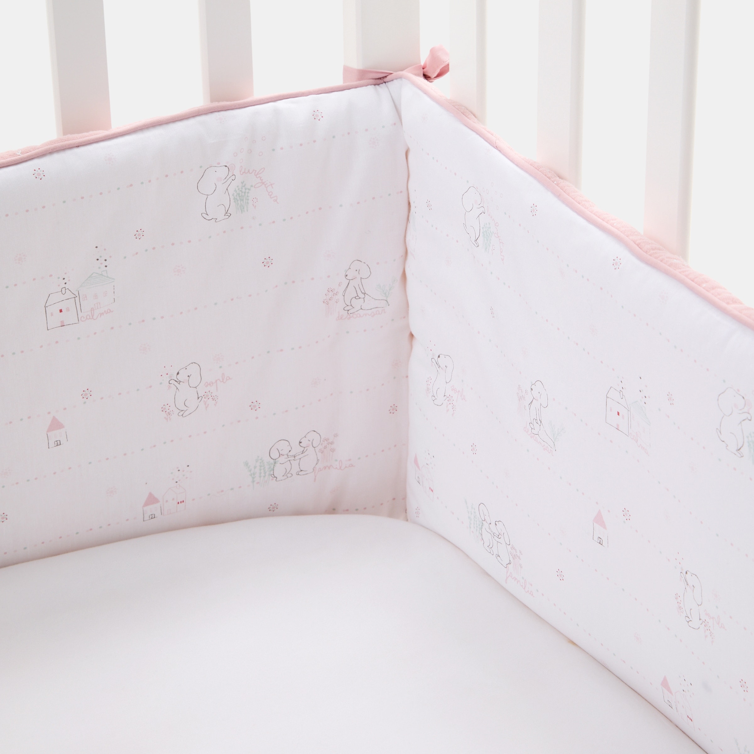 Cotton Juice Baby Home - Bumper reversible Cotton Juice Baby Home colección Sésamo, 30*180 cm para cuna, perritos. - Image 1
